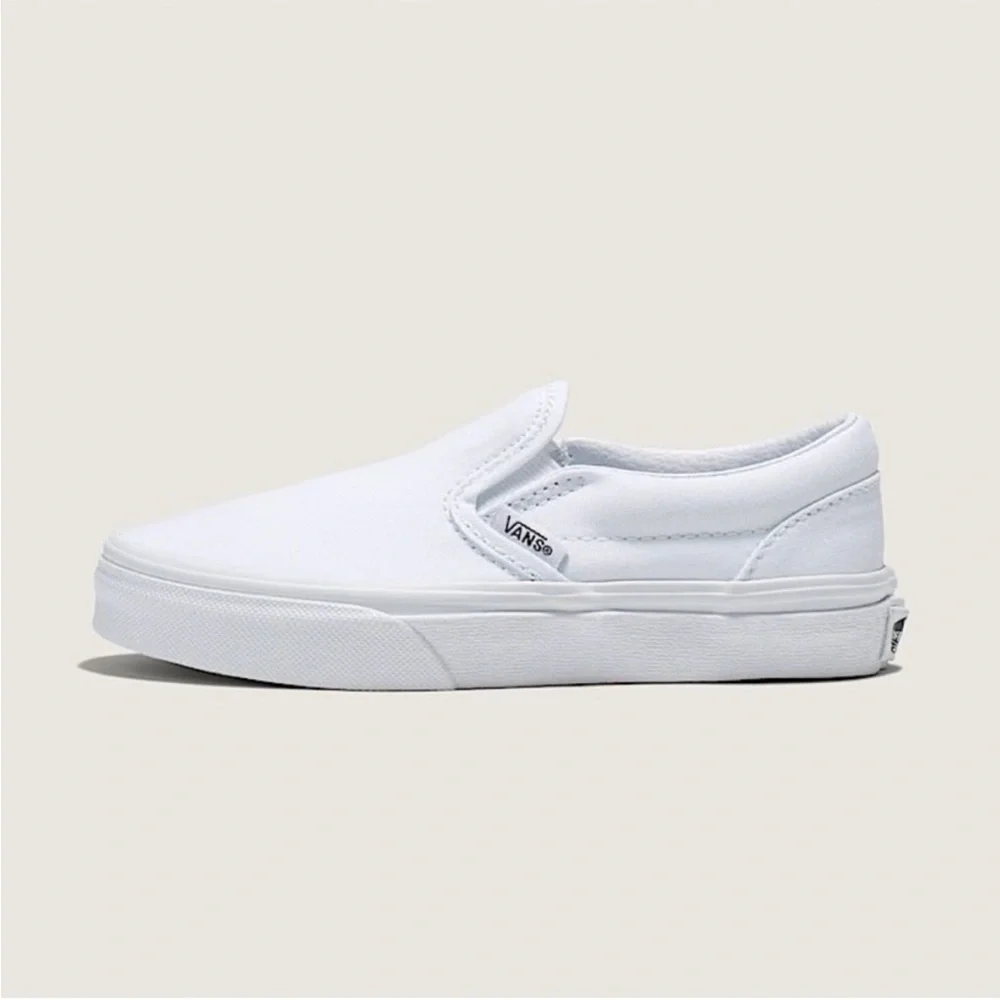 Vans Little Kids’ Iconic White Classic Slip-On Shoe—K2